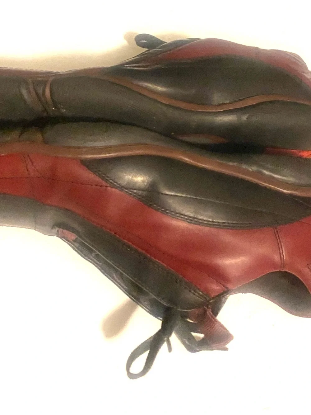 BED|STU Two-Tone Red and Black Leather Lace-Up Derby